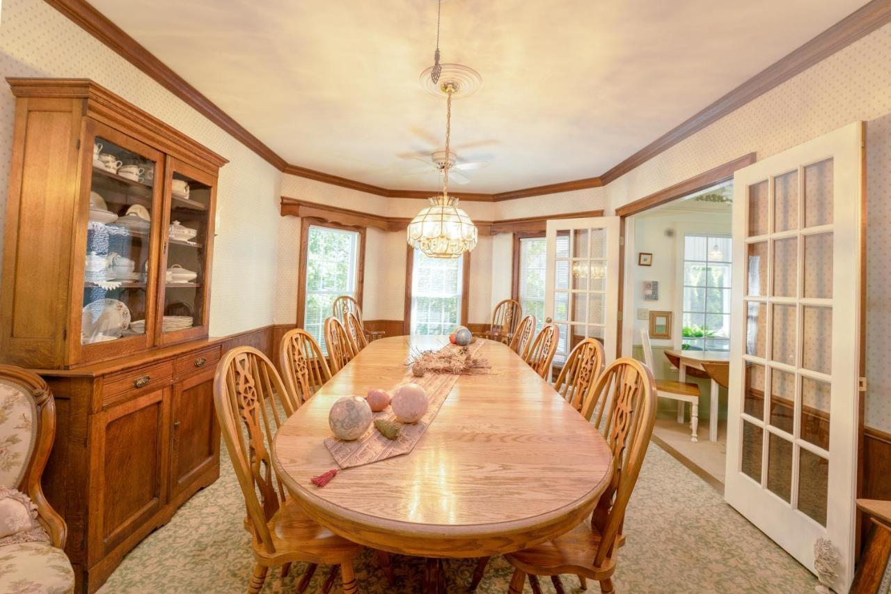 Yelton Manor Bed And Breakfast South Haven Extérieur photo