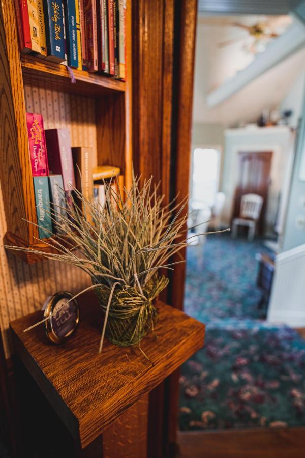Yelton Manor Bed And Breakfast South Haven Extérieur photo