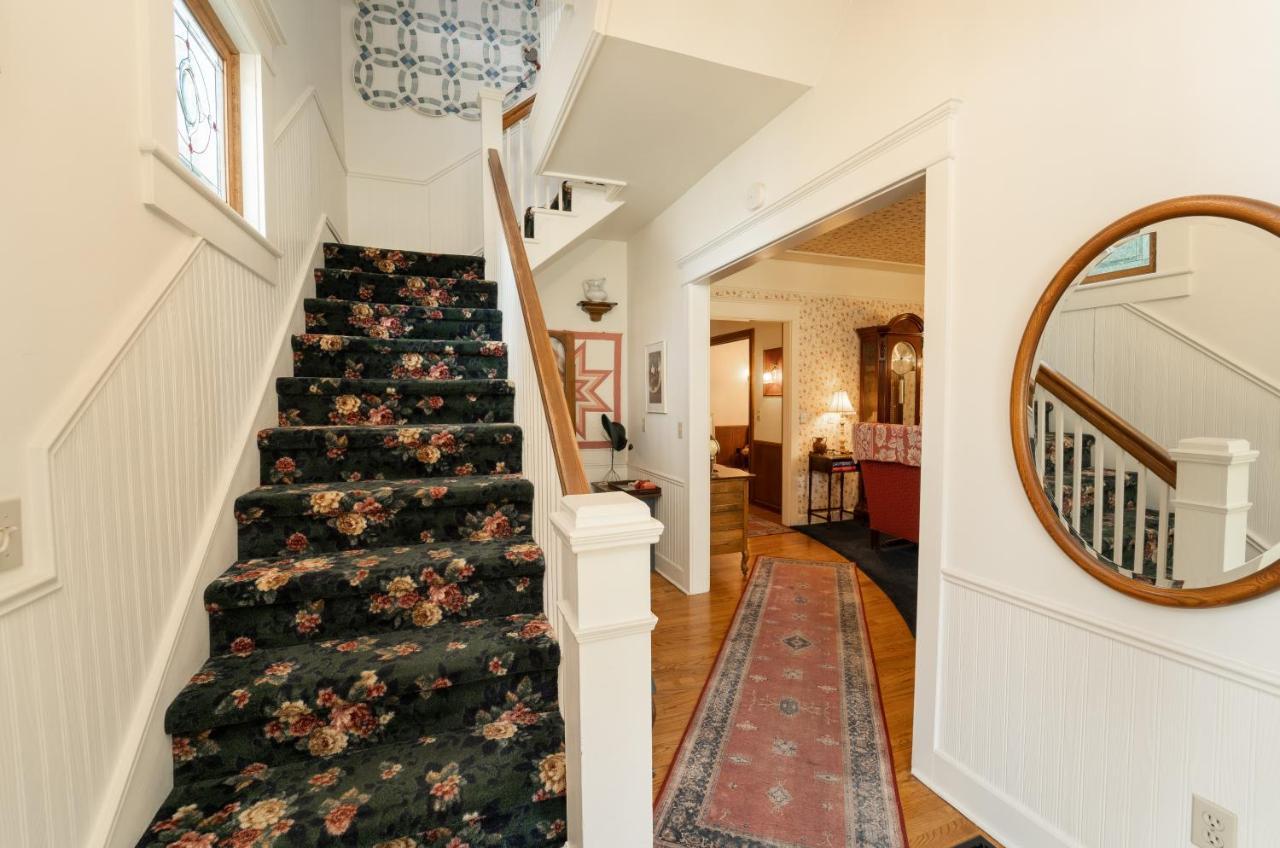 Yelton Manor Bed And Breakfast South Haven Extérieur photo