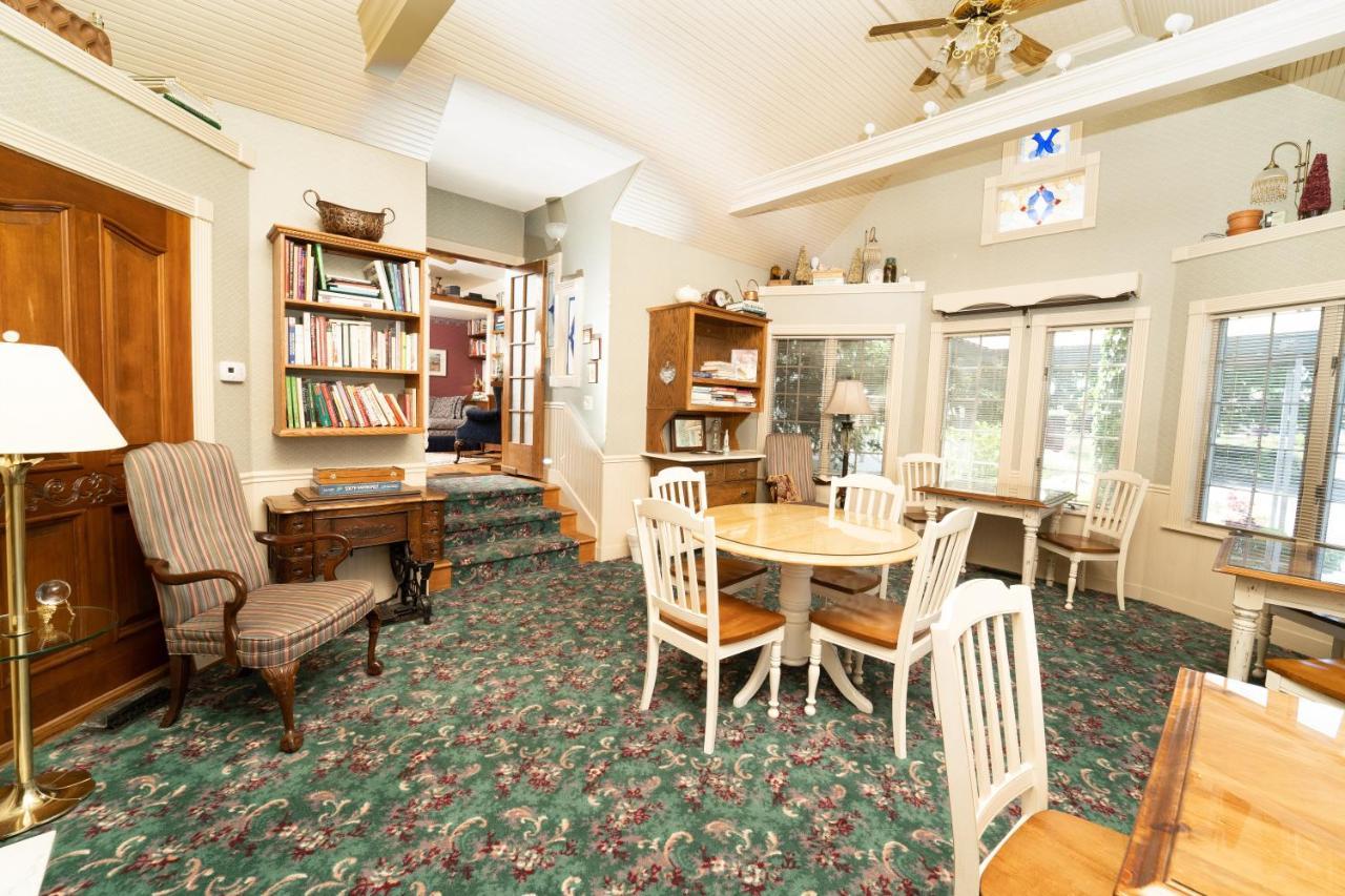 Yelton Manor Bed And Breakfast South Haven Extérieur photo